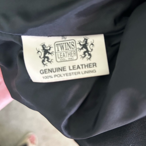 Vintage 80s/90s Black and Cream Blazer with Geometric Stripes - Picture 2 of 7